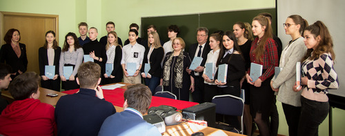    /></p>
<p><em><strong>Поздравляем счастливых обладателей
нового тома: </strong></em></p>
<p><strong>1 курс</strong></p>
<p>1. Арутюнов Тигран</p>
<p>2. Асриэли Мария</p>
<p>3. Бадажков Арсений</p>
<p>4. Катасонов Игорь</p>
<p>5. Клещева Елизавета</p>
<p>6. Моторин Ярослав</p>
<p>7. Мышастая Анастасия</p>
<p>8. Субботина Алина</p>
<p>9. Талалакин Владислав</p>
<p>10. Шаинов Георгий</p>
<p>&nbsp;</p>
<p><strong>2 курс</strong></p>
<p>1. Белюженко Давид</p>
<p>2. Катышева Дарья</p>
<p>3. Нужина Алёна</p>
<p>4. Пузакова Анна</p>
<p>5. Толстых Анастасия</p>
<p>6. Тюрин Дмитрий</p>
<p>&nbsp;</p>
<p><strong>3 курс</strong></p>
<p>1. Мамаева Анастасия</p>
<p>2. Питиримова Валерия</p>
<p>3. Сафронова Василиса</p>
<p>4. Шумейко Ирина</p>
<p>&nbsp;</p>
<p style=