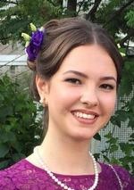   />Родилась 25 октября 1998 года, в
городе Москва, Россия. В 2016 году поступила в Российский университет Дружбы
Народов на специальность &laquo;Реклама и связи с общественностью&raquo;.</p>
<p>В 2017 году участвовала в
организации конференции &laquo;Рекламный вектор&raquo;. В 2018 году помогла в организации и
проведении на Национальной премии в области общественных связей &laquo;Серебряный
Лучник&raquo;. В 2018 году помогала в организации и проведении АКМР &laquo;Лучшее
корпоративное медиа 2018&raquo;.</p>
<p>Планирует совмещать работу с
учебой. Так как считает, что первыми чаще всего приходят те, кто раньше
стартуют. Изучает испанский язык. Увлекается гольфом. Мечтает посетить
фестиваль Burning Man.</p>                </div>
                <aside class=