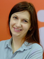    />Окончила Санкт-Петербурский Гуманитарный
Университет Профсоюзов по специализации &laquo;Связи с общественностью&raquo;.&nbsp;</p>
<p>&nbsp;</p>
<p>В 2004 году начала карьеру в рекламном
агентстве ООО &laquo;РИАН&raquo;. </p>
<p>В 2005 г-2009 годах была организатором
региональной конференции &laquo;PRovince+&raquo;. </p>
<p>В 2008-2010 годах - руководила практикой
&laquo;Специальные проекты&raquo; в коммуникационной группе &laquo;Гуров и партнеры&raquo;. Агенстство
&laquo;Гуров и партнеры&raquo; (агентство несколько лет подряд выступало официальным
PR-агентством RIW и &laquo;Премии Рунета&raquo; и множества других крупных IT-проектов и
конференций). </p>
<p>С начала 2011 года руководит пресс-службой
РАЭК и всеми PR-коммуникациами в рамках проектов, таких как Российский Интернет
Форум (РИФ+КИБ), Russian Interactive Week, Премия Рунета, исследование &laquo;Экономика
Рунета&raquo; и многие другие.</p>
<p>Победитель конкурсов &laquo;Пресс-служба&raquo;,
&laquo;RuPoR&raquo;, &laquo;PRoХвост&raquo;, &laquo;Хрустальный апельсин&raquo;. </p>
<p><strong>Национальная премия в области развития
общественных связей &laquo;Серебряный Лучник&raquo;</strong> была учреждена в 1997 году
Торгово-промышленной палатой РФ, Российским Союзом журналистов и Российской
Ассоциацией по связям с общественностью. В 2016 году премия отмечает 20-летие.
За это время создана
система региональных и зарубежных конкурсов, включая &laquo;Серебряный Лучник&raquo; - США
(2011 г)
и &laquo;Серебряный Лучник&raquo; -Чехия (2016
 г).</p>
<p>Прием заявок на соискание Национальной премии
&laquo;Серебряный Лучник&raquo; стартует 15 октября 2016 года. </p>
<p><strong>Торжественная
церемония награждения победителей состоится 17 февраля в Москве.</strong></p>
<br />                </div>
                <aside class=