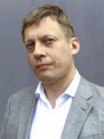    />Профессиональный опыт:</strong></p>
<p>1998 - 2005 &nbsp;Работал в компании 