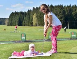    />Включено в программу:</em></strong></p>
<p><strong>7.06.2017 </strong></p>
<p>- встреча гостей в аэропорту
Праги, </p>
<p>- трансфер до Марианске-Лазне,
</p>
<p>- размещение в отеле, </p>
<p>- ужин в пивоваренном ресторане
&laquo;Скала&raquo; Ходова Плана,&nbsp;<a href=