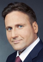    />Президент коммуникационного холдинга &laquo;Минченко консалтинг&raquo;<br /></strong>Окончил исторический факультет Челябинского государственного университета (1993), аспирантуру Российской Академии Государственной Службы при Президенте РФ по специальности &laquo;Политическая психология&raquo; (1997).</p>
<p>1993 - 2007 гг. - генеральный директор PR-агентства New Image. Провел несколько сот успешных политических и лоббистских кампаний в России и за рубежом.&nbsp;<br />В 2002 г. - заместитель генерального директора авиакомпании &laquo;Домодедовские авиалинии&raquo; по связям с общественностью и органами государственной власти.&nbsp;<br />С 2003 г. - директор Международного Института Политической Экспертизы (МИПЭ).<br />С 2009 г. по настоящее время - президент коммуникационного холдинга 