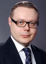    />Дата рождения:</strong>&nbsp; 03 декабря 1977 года</p>
<p><strong>Образование:</strong>&nbsp;Получил фундаментальное высшее техническое образование в МГТУ им. Н. Э. Баумана, затем профильное в Sloan School of Management (MIT, USA).</p>
<p><strong>Опыт работы:</strong></p>
<p>В настоящее время - директор по развитию бизнеса и
международным коммуникациям коммуникационной группы АГТ.&nbsp; Глобальный
руководитель международной социальной программы ОАО &laquo;Газпром&raquo; &laquo;Футбол для
дружбы&raquo; (реализуется в 32 странах под патронажем УЕФА), получившей ряд
профессиональных наград, включая &laquo;Серебряный Лучник&raquo;, Рупор PR. Руководитель
ряда коммуникационных проектов, в том числе выполняемых по заказу правительства
Российской Федерации. До этого более 15 лет возглавлял российские и
международные консалтинговые и коммуникационные агентства. Участвовал в
разработках и реализации маркетинговых стратегий компаний IKEA, Intel, Novartis
Pharma, L'Oreal Group, Cisco, Efes Pilsener, Danone и др.&nbsp; Преподает курс
корпоративной социальной ответственности в Московском Государственном
Университете им. Ломоносова. Сертифицированный специалист по связям с
общественностью (РАСО, АКОС, АМР). Член международной ассоциации
бизнес-консультантов (IABC).&nbsp;</p>                </div>
                <aside class=