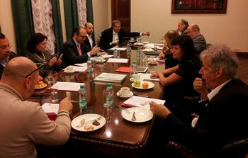    />Алявдин Кирилл
Григорьевич,</strong> директор по
корпоративным коммуникациям Теле2</p>
<p><strong>Гнатюк Андрей Климентьевич</strong>, президент
Группы &laquo;ИМА&raquo;</p>
<p><strong>Зверев Сергей Александрович, </strong>президент КРОС</p>
<p><strong>Зелькова Лариса Геннадьевна</strong>, вице-президент
НОРНИКЕЛЯ</p>
<p><strong>Лащевский
Вячеслав Викторович,</strong> председатель КГ &laquo;АГТ&raquo;</p>
<p><strong>Минтусов Игорь
Евгеньевич,</strong> президент IABC Россия</p>
<p><strong>Наумов Станислав
Александрович,</strong> президент РАСО</p>
<p><strong>Писарский Игорь Владимирович</strong>, Председатель
Совета директоров 